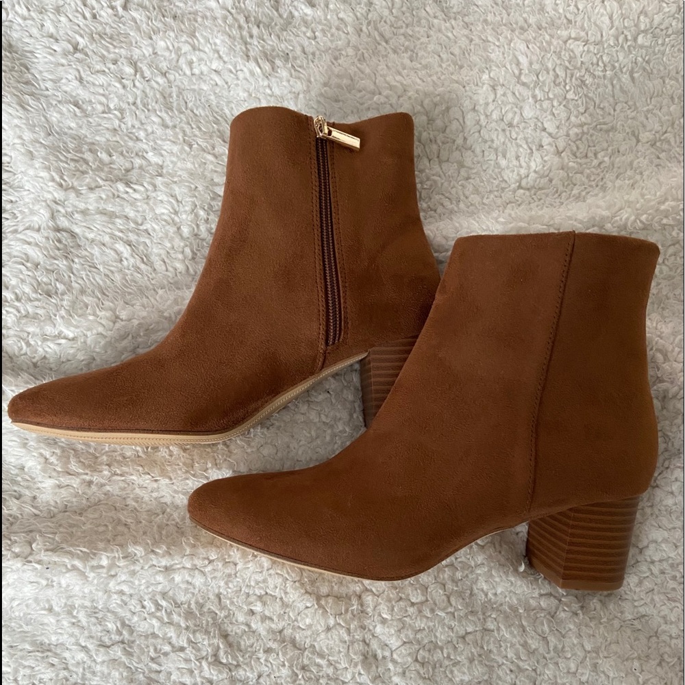 Brown Suede Booties/Boots Chunky Heel shoes size 8